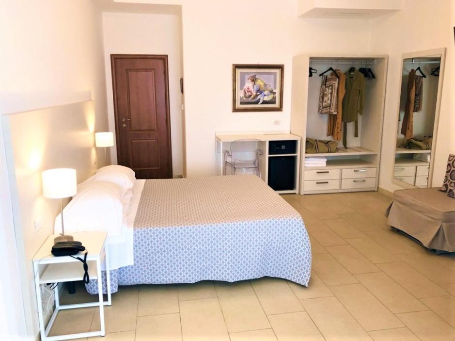 Hotel Villa Eleonora Scauri  Luaran gambar
