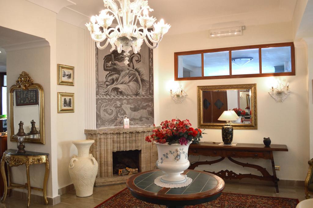 Hotel Villa Eleonora Scauri  Luaran gambar